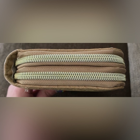 Steve Madden Python Beige Wallet - Picture 12 of 16